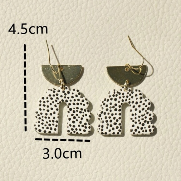 3/$20 Jewelry Dalmatian Print U Shaped Hoop Earrings - Picture 3 of 4
